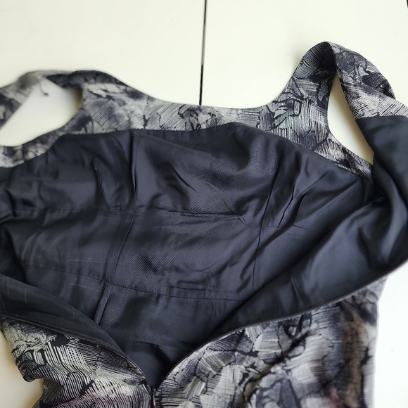 Banana Republic Silk Wool Pleated Sheath Dress Black Gray Floral Womens Size 8 - Picture 15 of 15